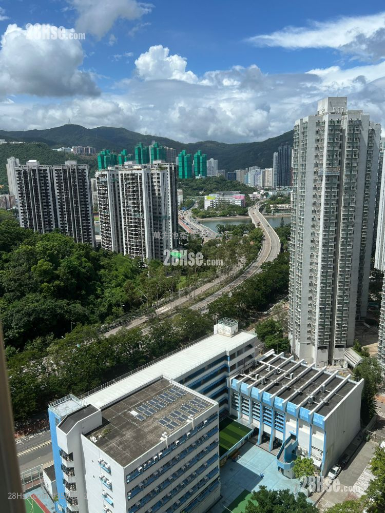 Yue Tin Court Sell 2 Bedrooms , 1 Bathroom 414 ft² ( 38.5 m² )