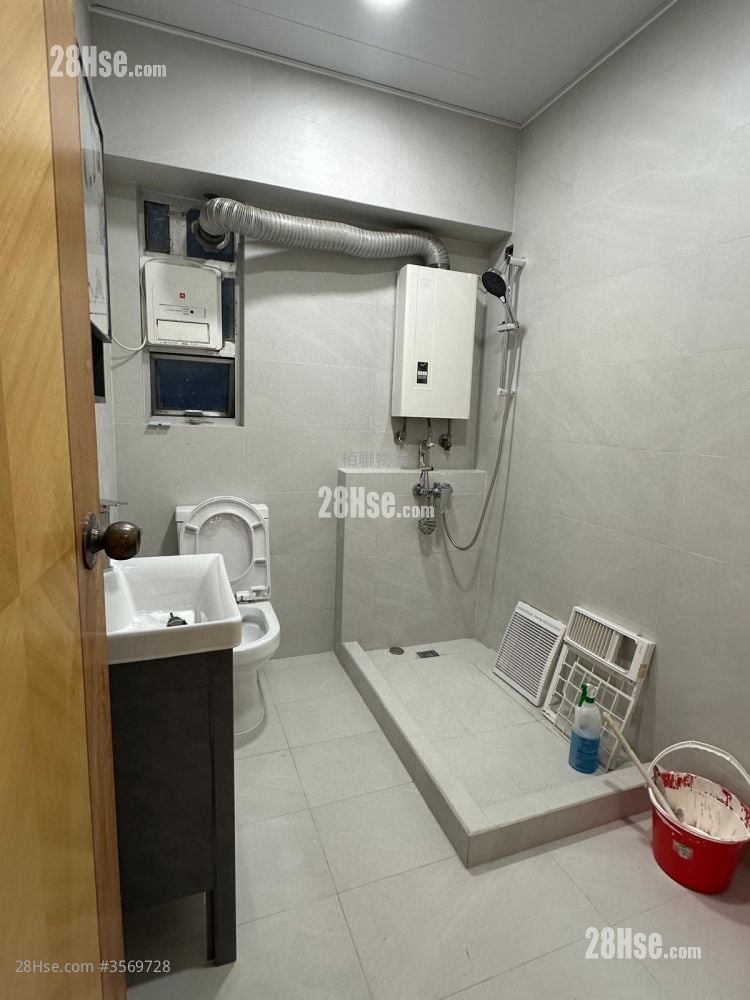 Luen Fat Apartments Rental 2 Bedrooms 460 ft² ( 42.7 m² )