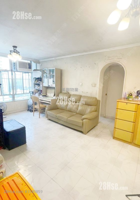 Ka Shing Court Sell 3 Bedrooms , 1 Bathroom 603 ft² ( 56.0 m² )