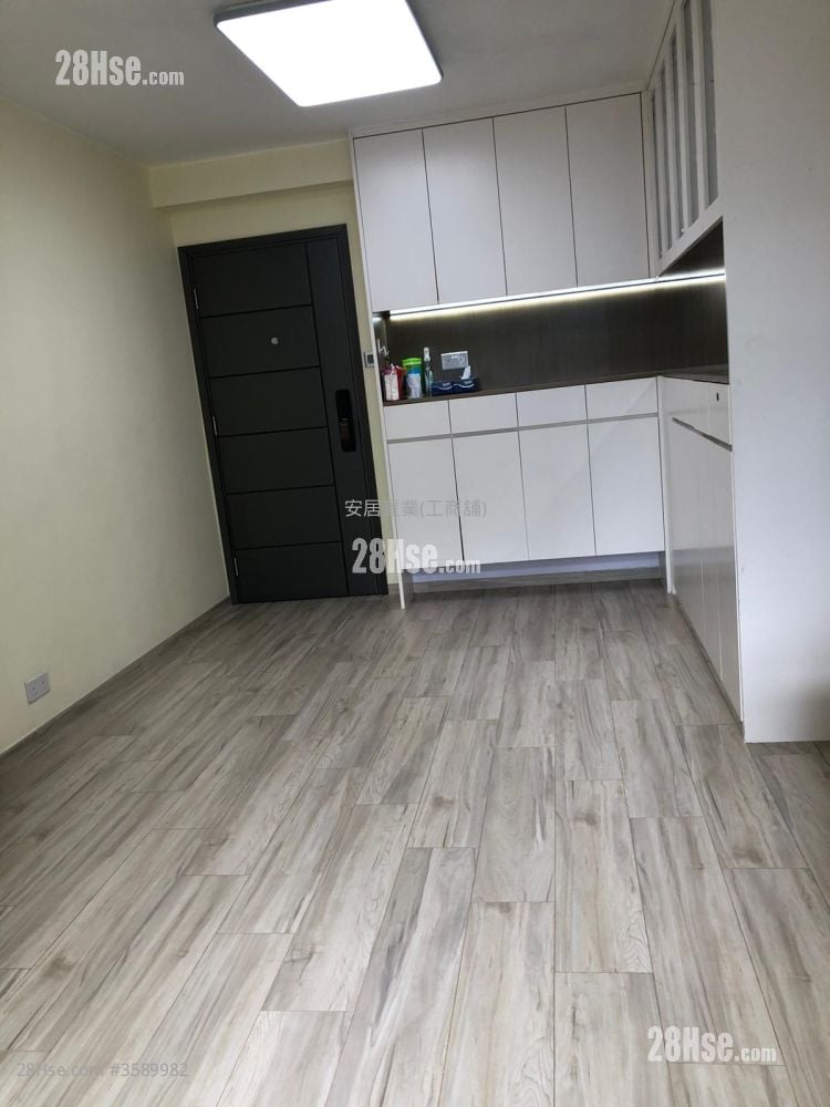 Greenwood Terrace Sell 3 Bedrooms , 2 Bathrooms 757 ft² ( 70.3 m² )
