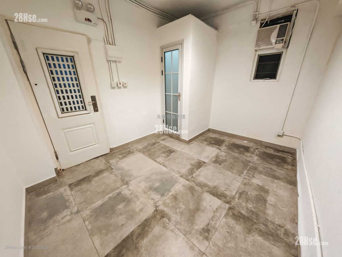 Viet Luen Factory Building Rental Studio , 1 Toilet