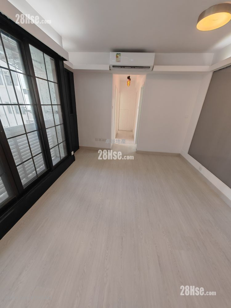 Prince Centre Rental 3 Bedrooms , 1 Bathroom 536 ft² ( 49.8 m² )