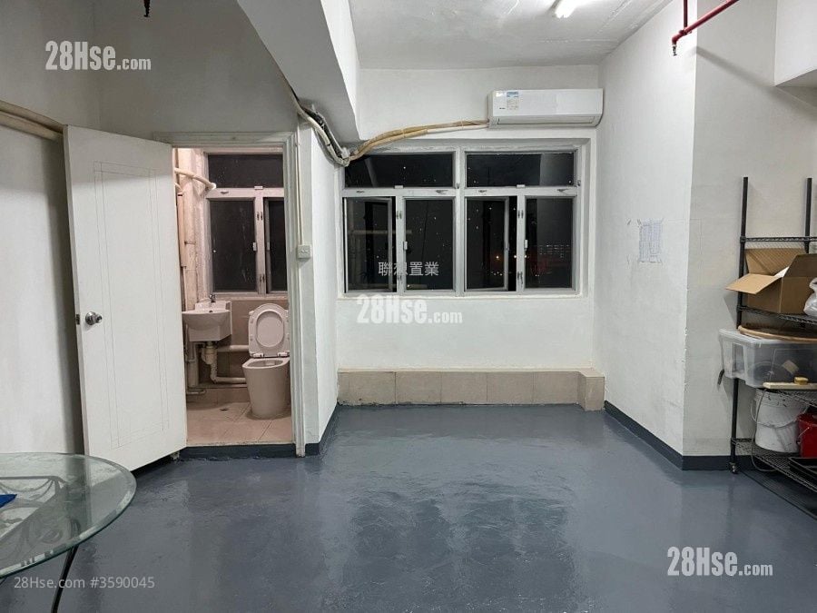 美基工业大厦 租盘 306 平方尺 ( 28.4 平方米 )