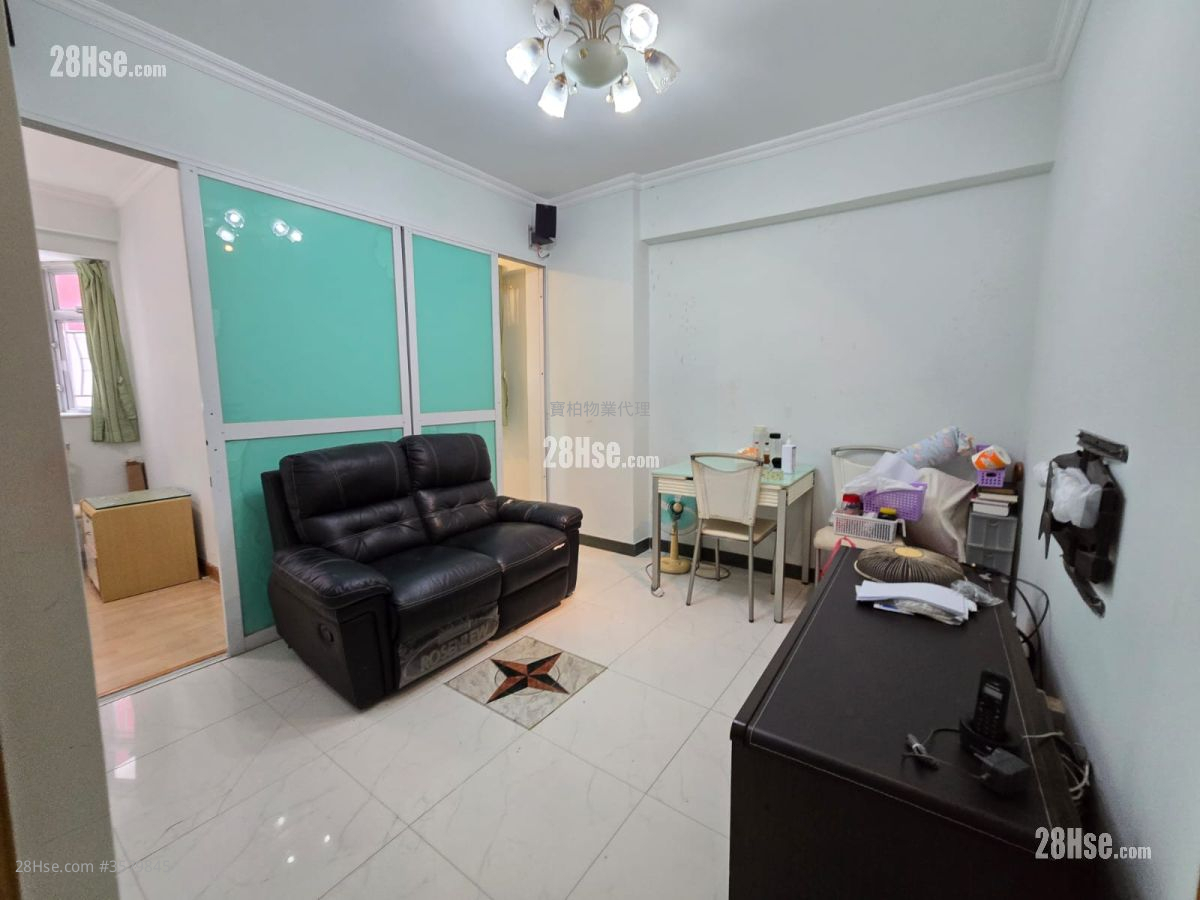 Luen Hong Apartments Sell 2 Bedrooms , 1 Bathroom 328 ft² ( 30.5 m² )