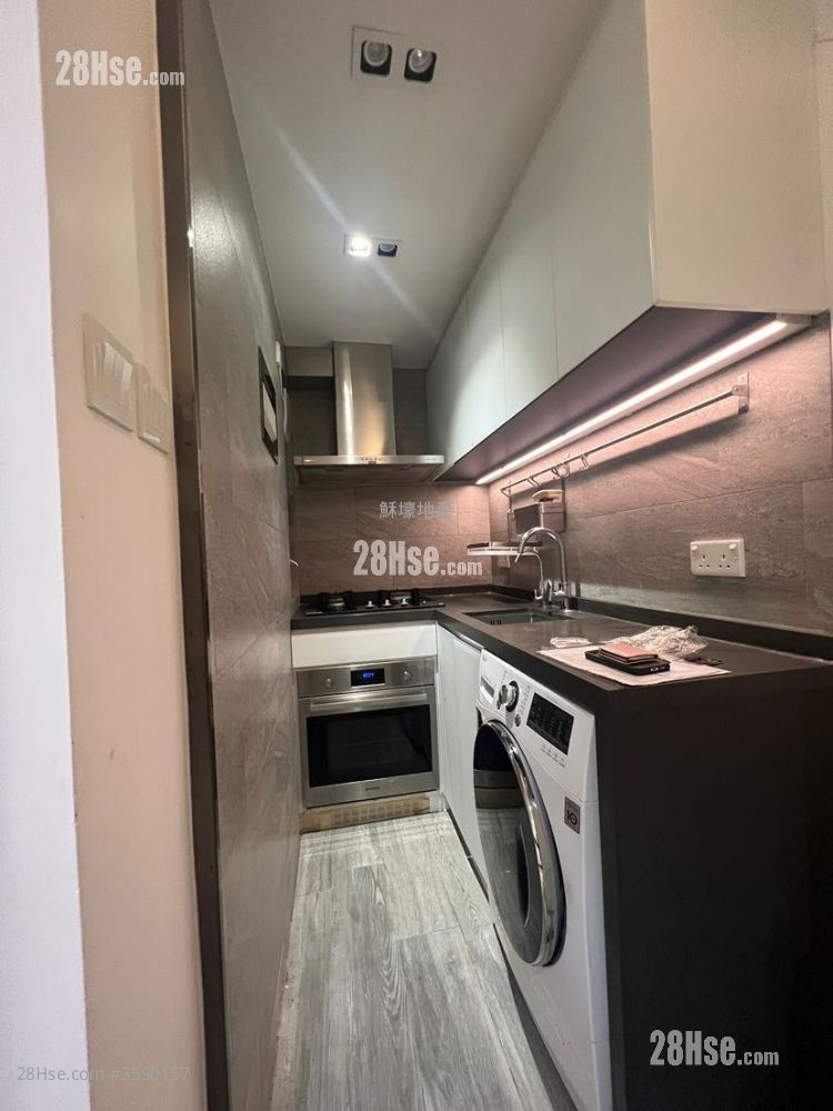 Windsor Court Rental 2 Bedrooms , 1 Bathroom 259 ft² ( 24.1 m² )