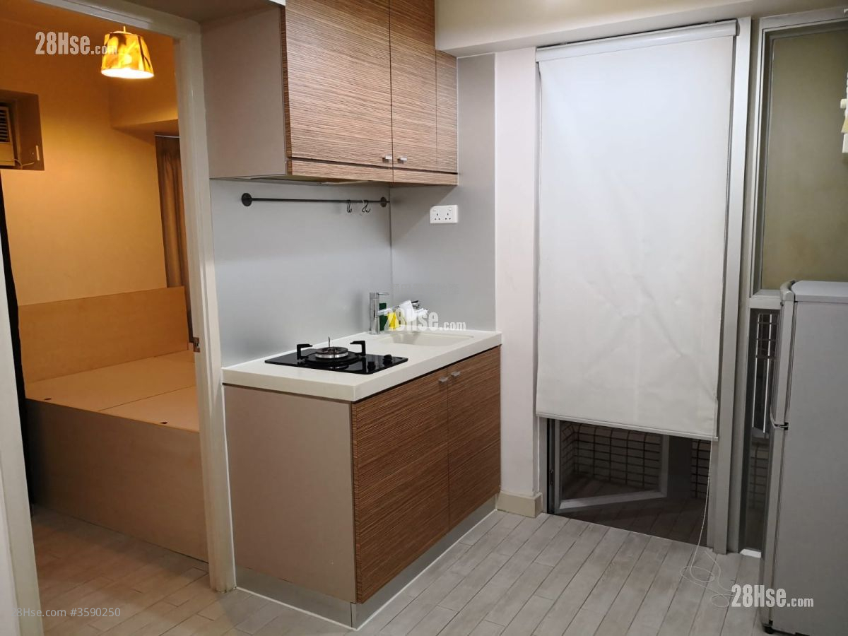 The Platinum Rental 2 Bedrooms , 1 Bathroom 279 ft² ( 25.9 m² )