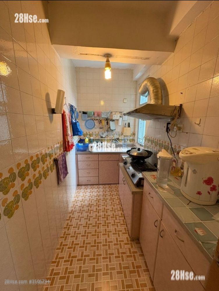 Walton Estate Sell 2 Bedrooms 434 ft² ( 40.3 m² )