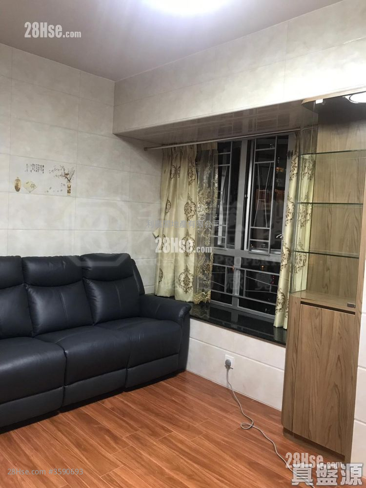 Tsuen Wan Plaza Sell 3 Bedrooms , 2 Bathrooms 552 ft² ( 51.3 m² )