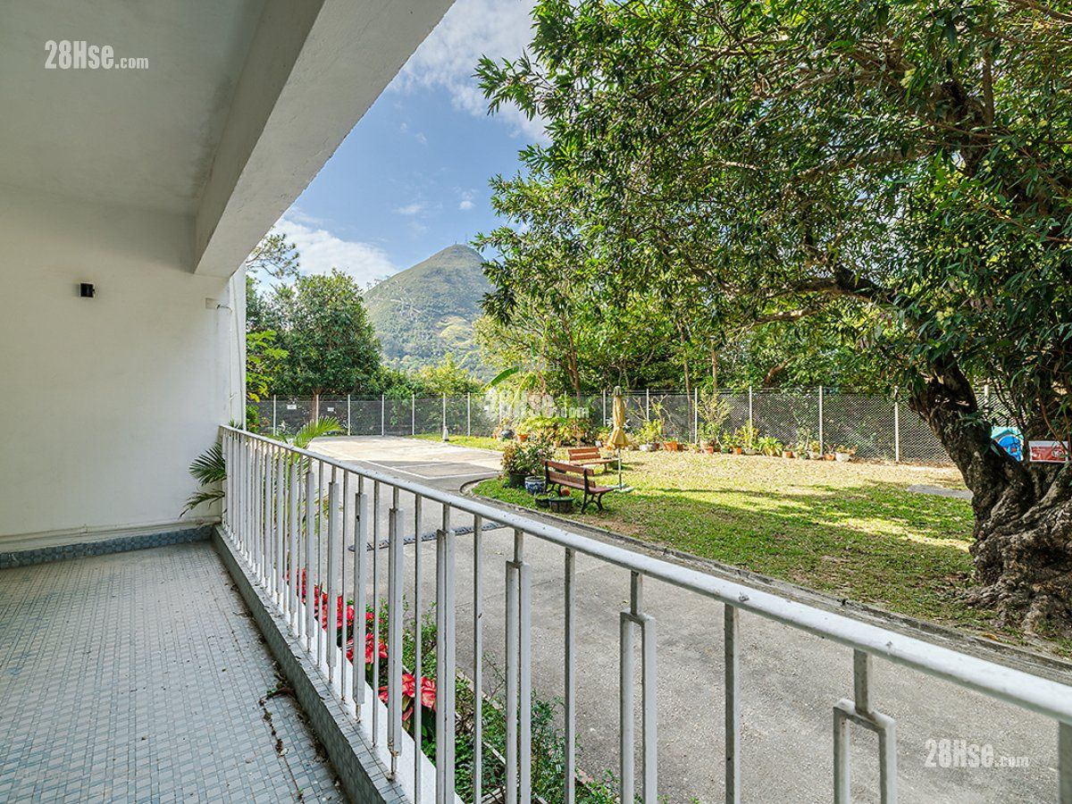 47A-49C Shouson Hill Road Rental 4 Bedrooms , 2 Bathrooms 2,385 ft² ( 221.6 m² )