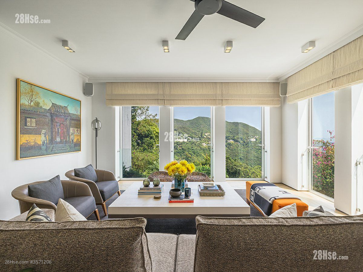 Guildford Court Sell 3 Bedrooms , 2 Bathrooms 2,053 ft² ( 190.7 m² )