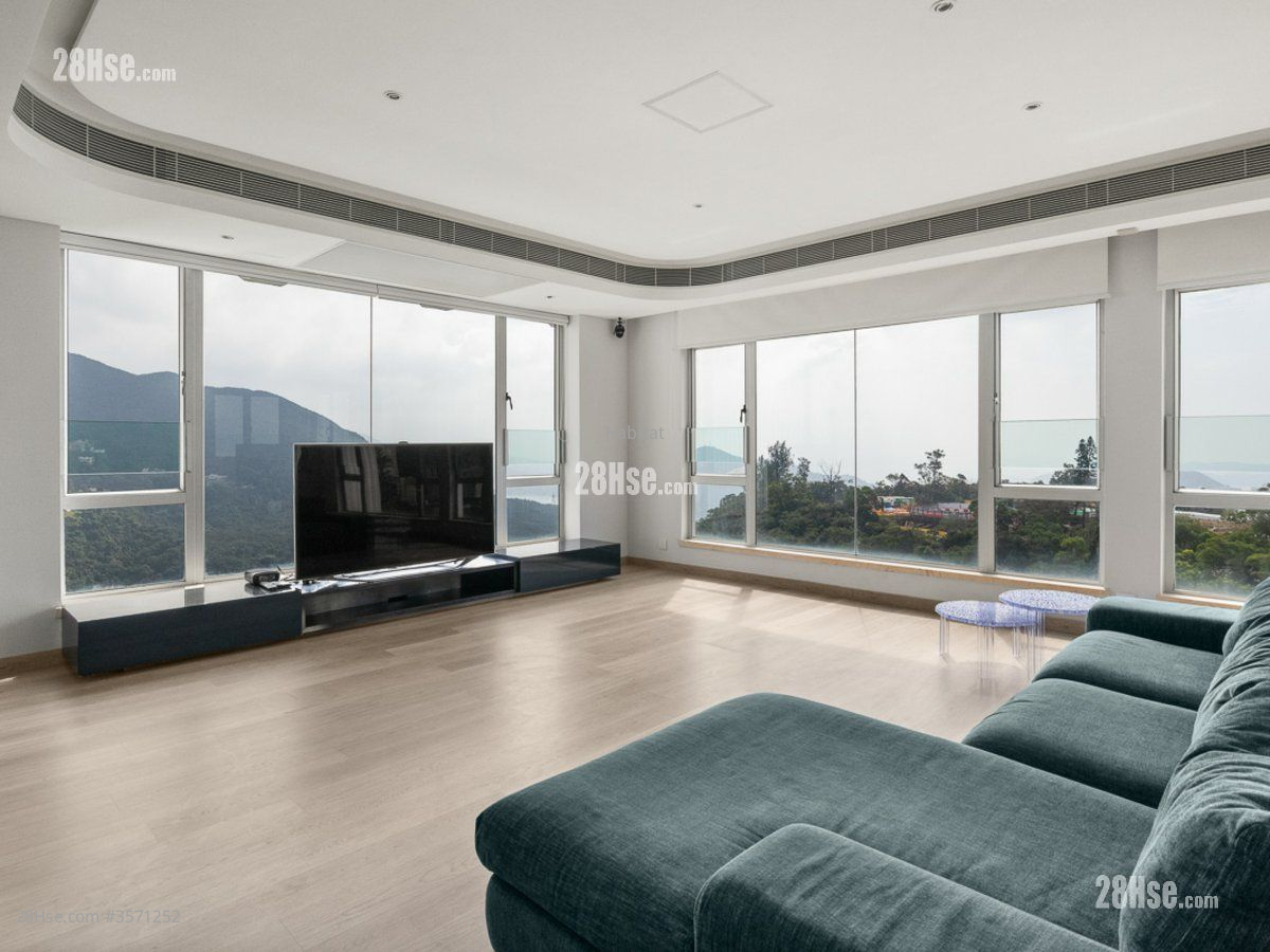 Guildford Court Sell 3 Bedrooms , 3 Bathrooms 2,053 ft² ( 190.7 m² )