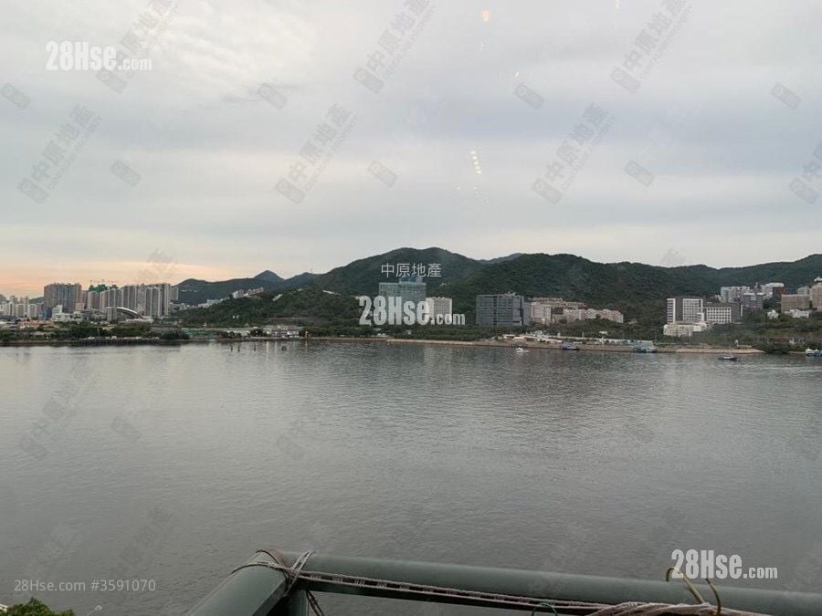 Ocean View Rental 3 Bedrooms , 2 Bathrooms 657 ft² ( 61.0 m² )