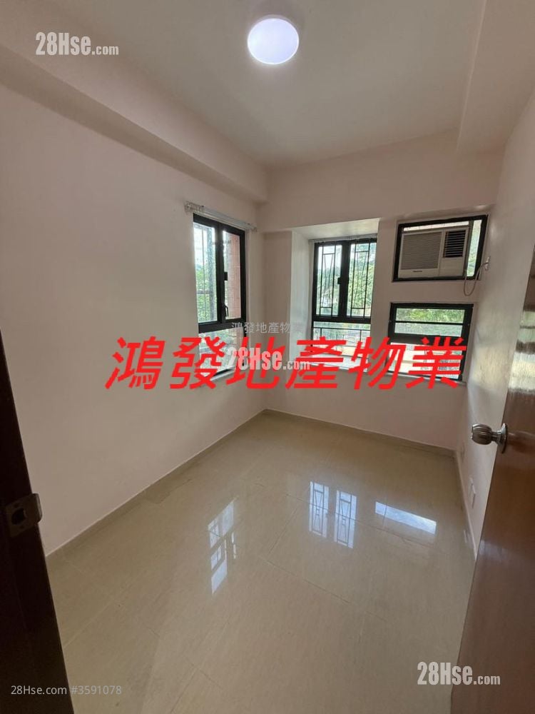 Circle Garden Sell 2 Bedrooms , 1 Bathroom 330 ft² ( 30.7 m² )