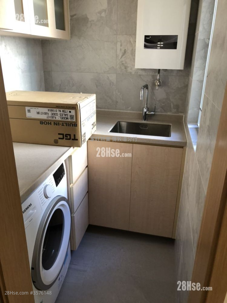 Amber House Rental 2 Bedrooms , 1 Bathroom 407 ft² ( 37.8 m² )