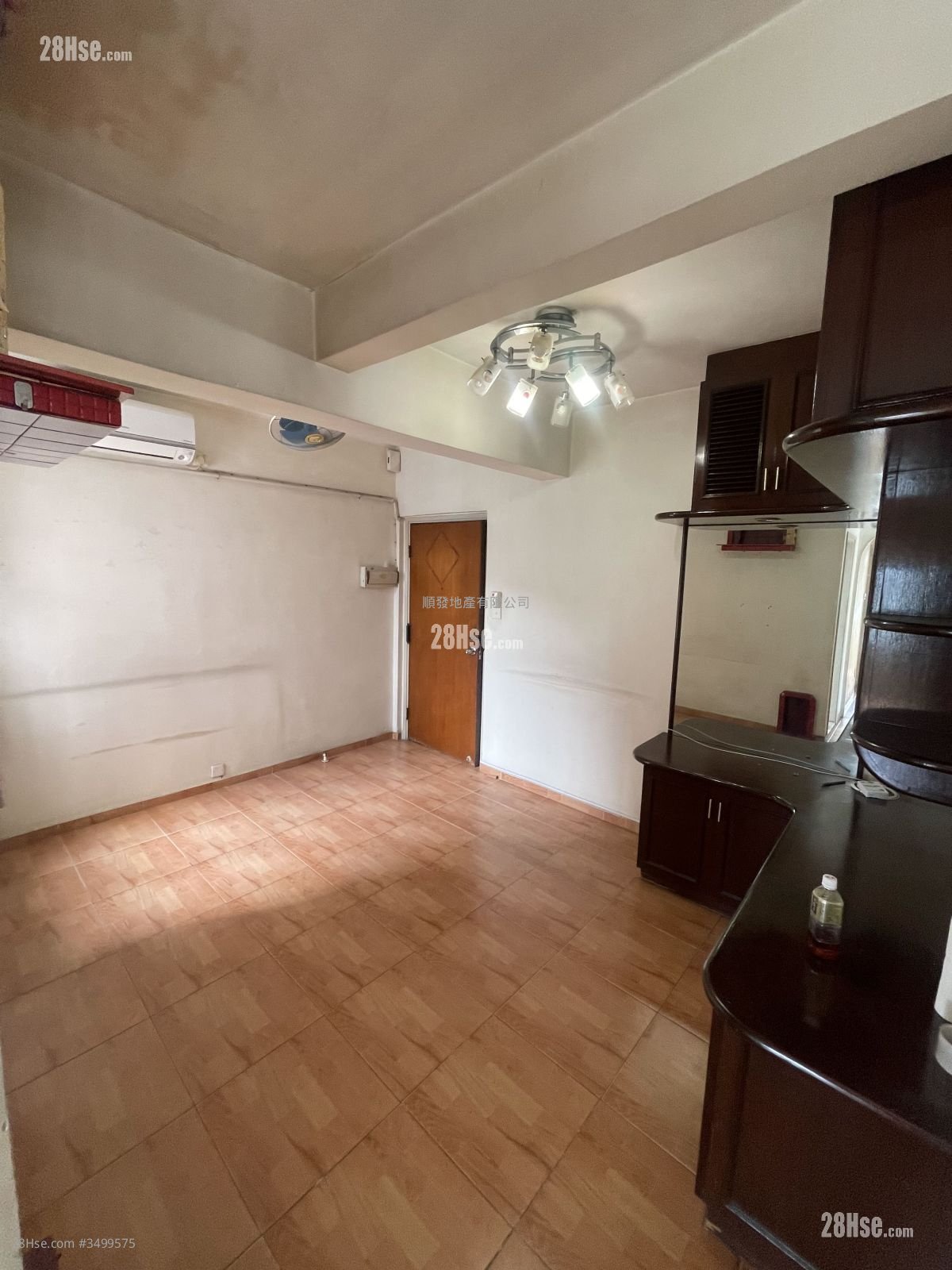 Cheong Wai Mansion Rental 3 Bedrooms , 1 Bathroom 489 ft² ( 45.4 m² )