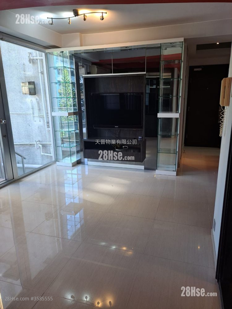 Sunshine Plaza Sell 3 Bedrooms , 2 Bathrooms 480 ft² ( 44.6 m² )