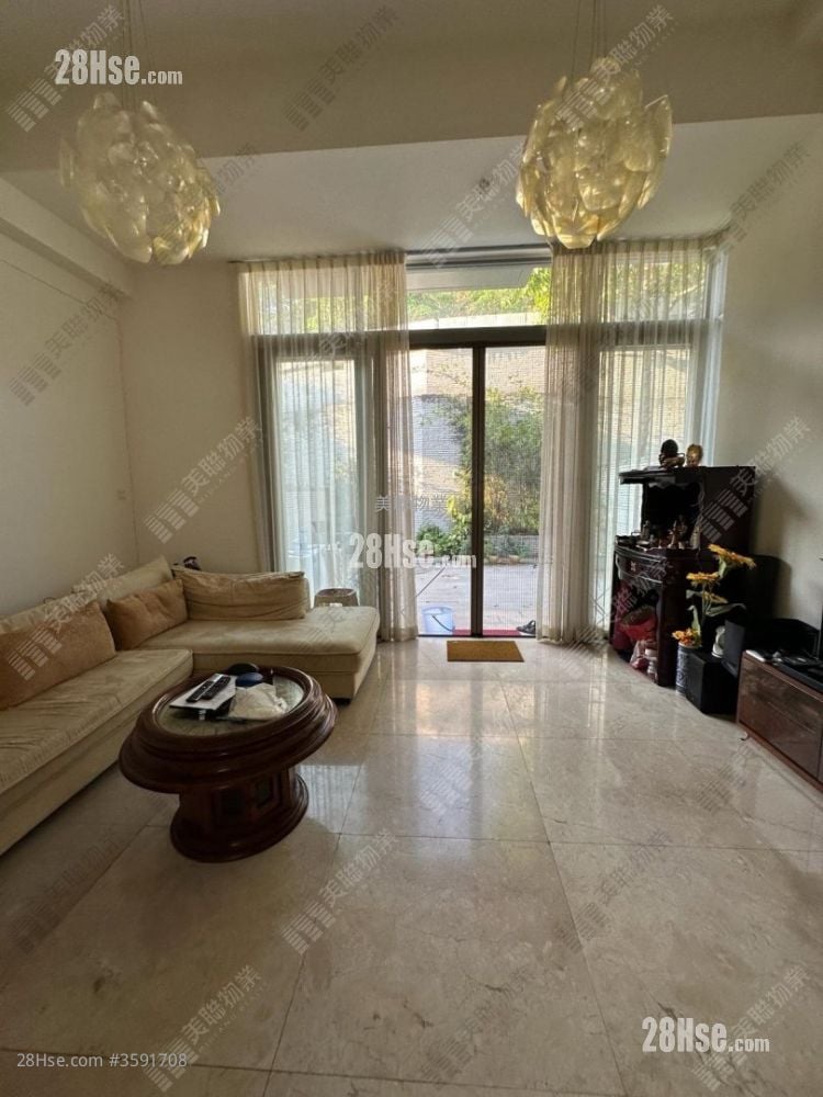 The Green Sell 3 Bedrooms 1,315 ft² ( 122.2 m² )