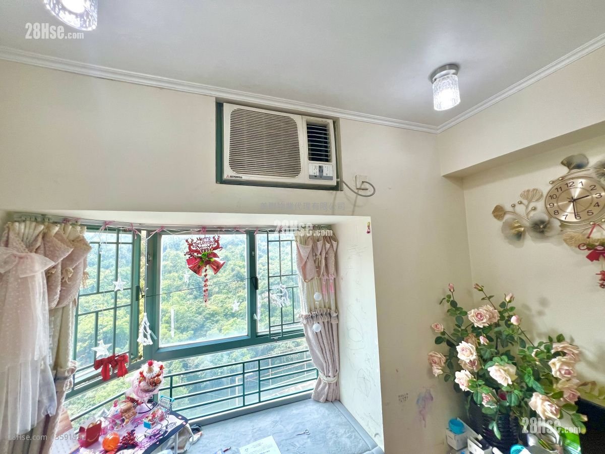 Sea Crest Villa Sell 2 Bedrooms , 1 Bathroom 415 ft² ( 38.6 m² )
