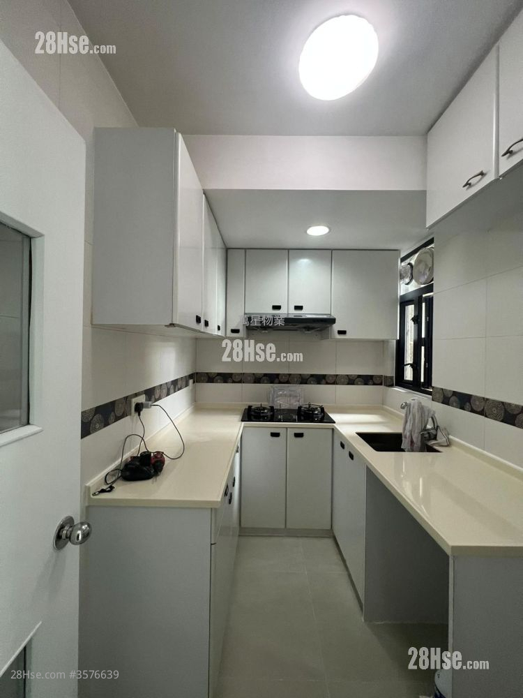 Yue Xiu Plaza Rental 3 Bedrooms , 1 Bathroom 566 ft² ( 52.6 m² )
