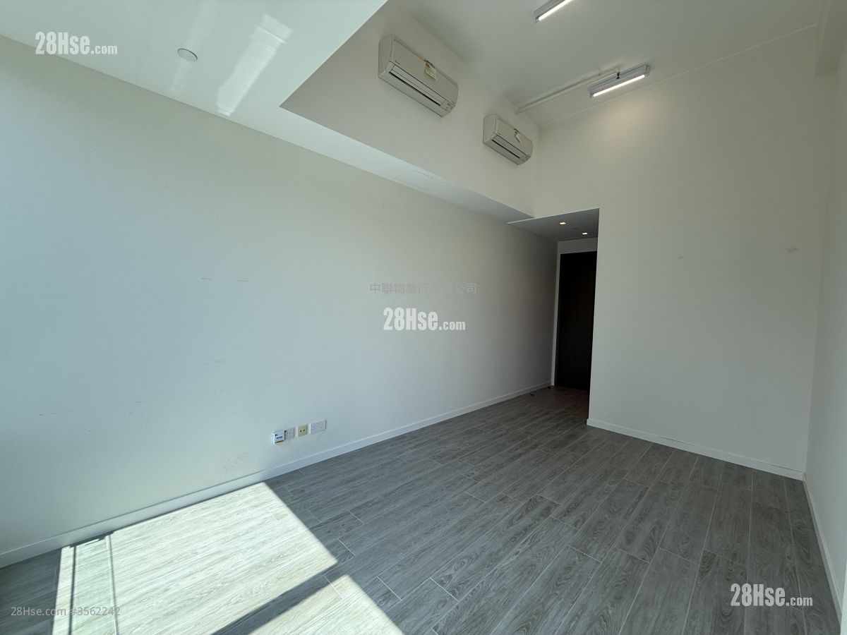 W Luxe Rental 1 Toilet 261 ft² ( 24.2 m² )