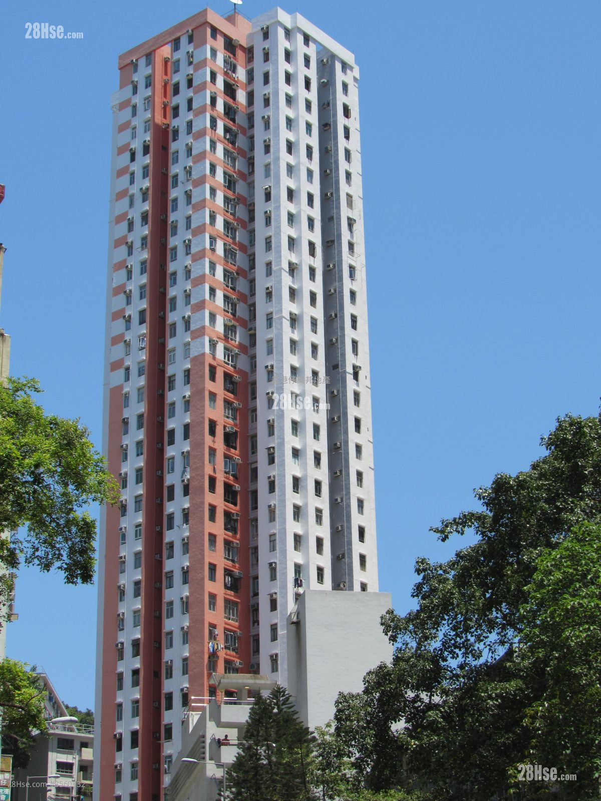 Yue Fai Court Sell 2 Bedrooms 419 ft² ( 38.9 m² )