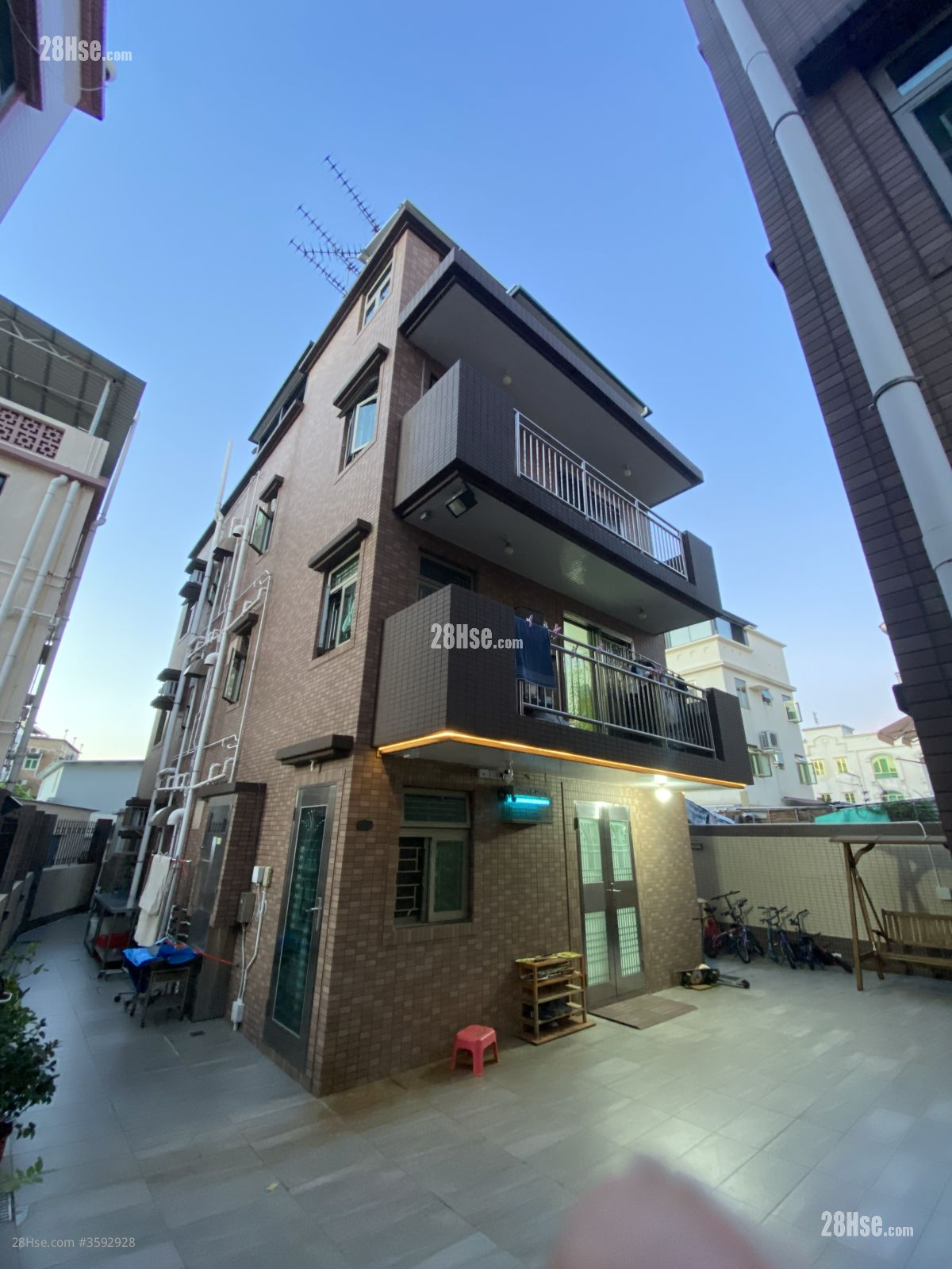 Nai Wai Rental 3 Bedrooms , 1 Bathroom 700 ft² ( 65.0 m² )