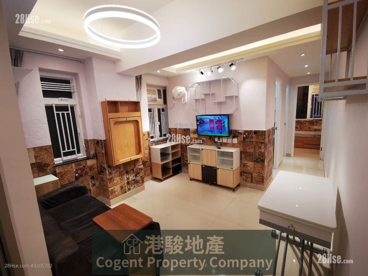 Chung Wo Building Rental 3 Bedrooms , 1 Bathroom 438 ft² ( 40.7 m² )