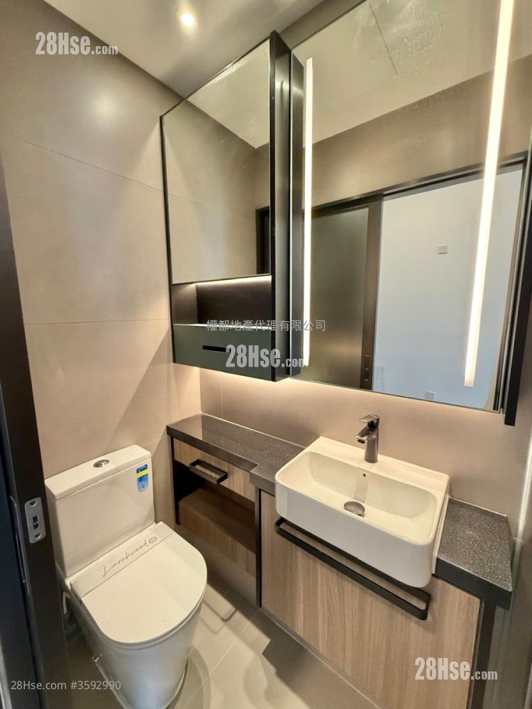 Larchwood Rental 1 Bedroom , 1 Bathroom 267 ft² ( 24.8 m² )