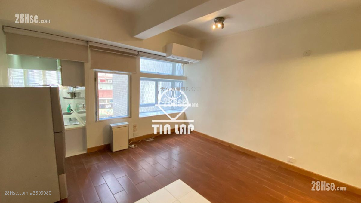 Man Bond Building Rental Studio , 1 Bathroom 324 ft² ( 30.1 m² )