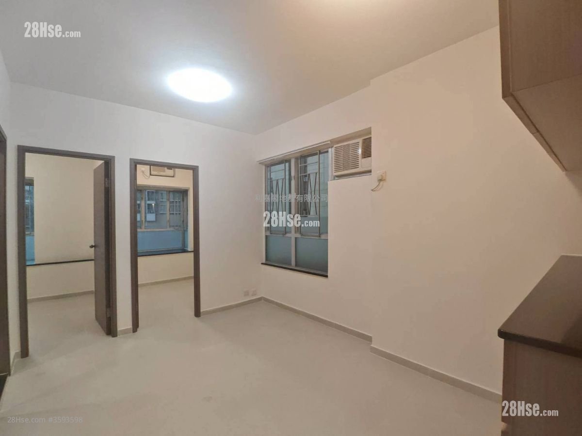 Tsing Yi Garden Rental 2 Bedrooms , 1 Bathroom 343 ft² ( 31.9 m² )