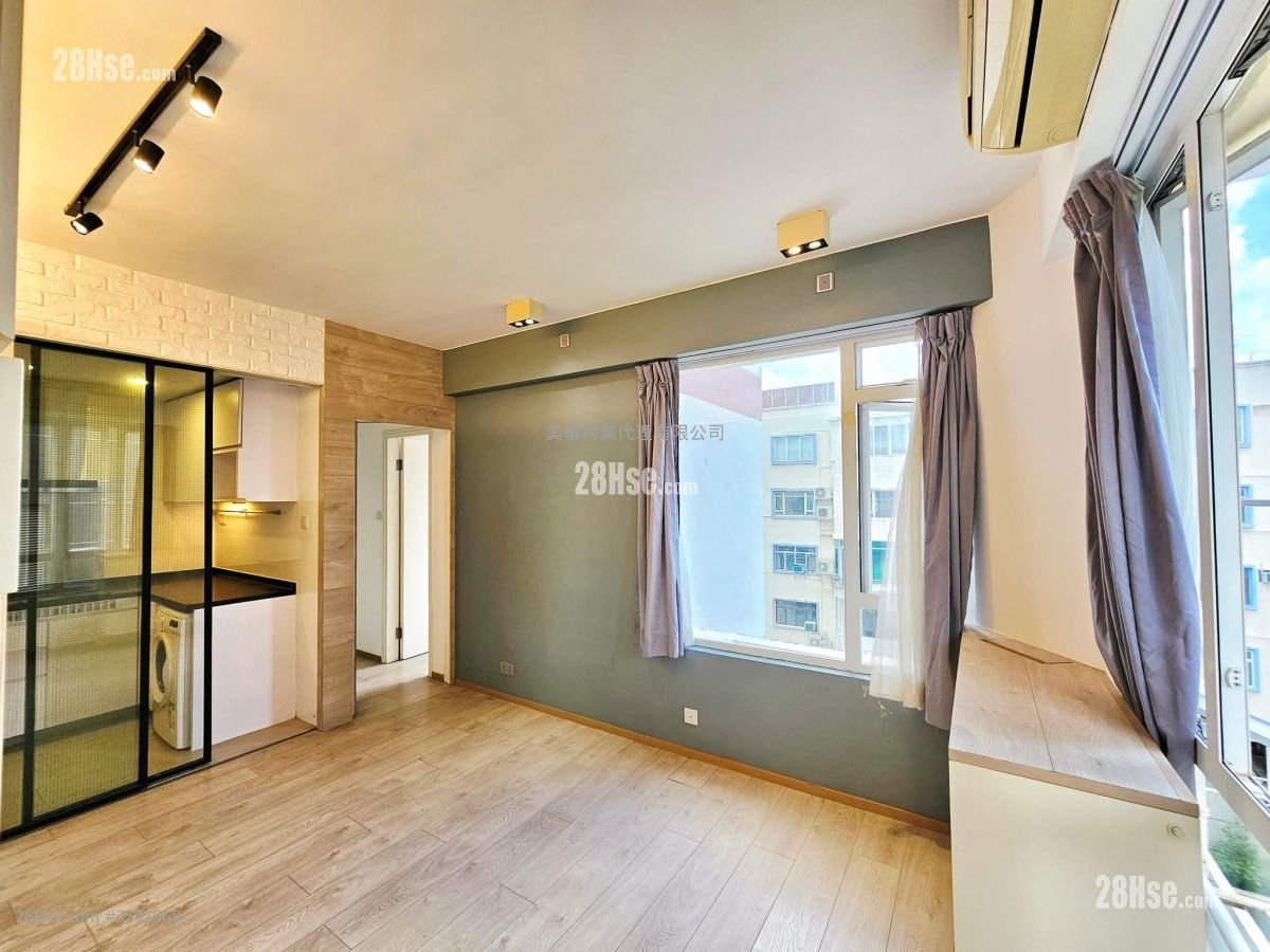 Karin Court Sell 2 Bedrooms , 1 Bathroom 520 ft² ( 48.3 m² )