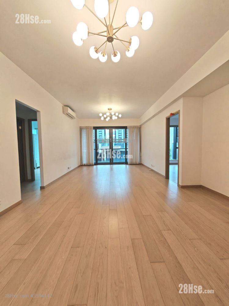 The Bloomsway Rental 4 Bedrooms , 3 Bathrooms 1,533 ft² ( 142.4 m² ) The Bloomsway Rental 4 Bedrooms , 3 Bathrooms 1,533 ft² ( 142.4 m² )