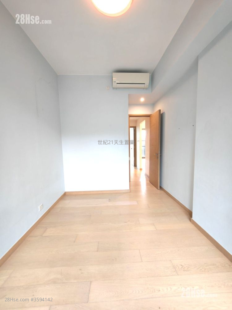 The Bloomsway Rental 4 Bedrooms , 3 Bathrooms 1,533 ft² ( 142.4 m² ) The Bloomsway Rental 4 Bedrooms , 3 Bathrooms 1,533 ft² ( 142.4 m² )