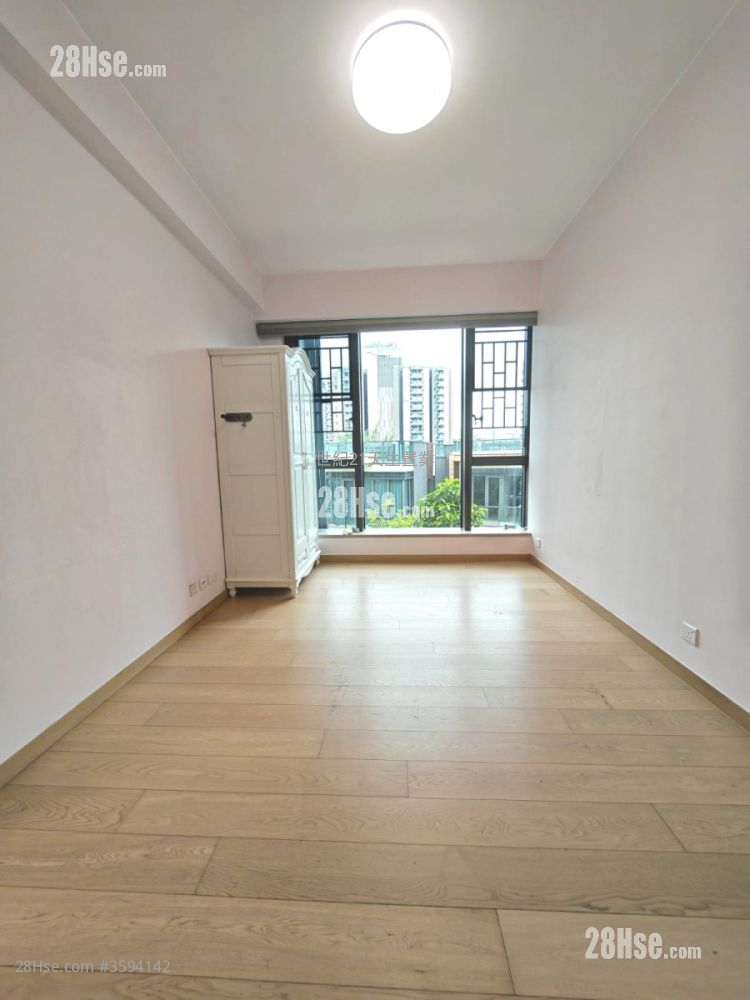 The Bloomsway Rental 4 Bedrooms , 3 Bathrooms 1,533 ft² ( 142.4 m² ) The Bloomsway Rental 4 Bedrooms , 3 Bathrooms 1,533 ft² ( 142.4 m² )