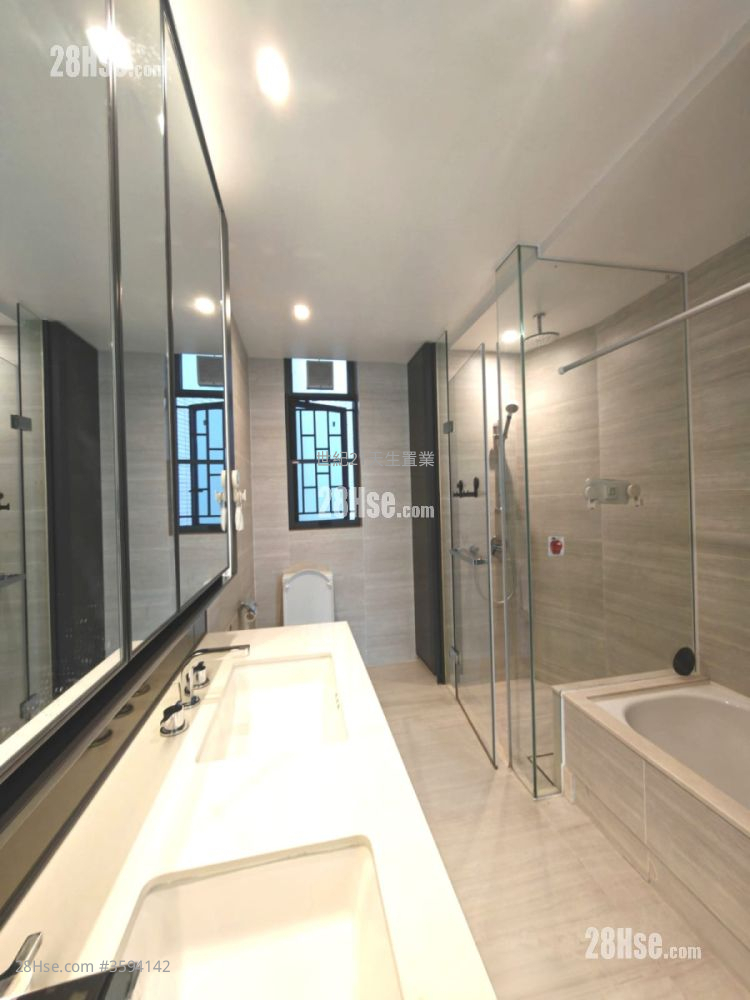The Bloomsway Rental 4 Bedrooms , 3 Bathrooms 1,533 ft² ( 142.4 m² ) The Bloomsway Rental 4 Bedrooms , 3 Bathrooms 1,533 ft² ( 142.4 m² )
