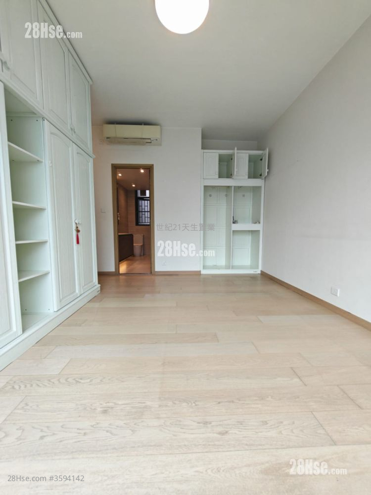 The Bloomsway Rental 4 Bedrooms , 3 Bathrooms 1,533 ft² ( 142.4 m² ) The Bloomsway Rental 4 Bedrooms , 3 Bathrooms 1,533 ft² ( 142.4 m² )