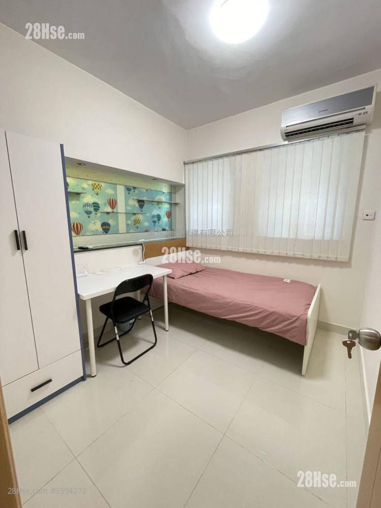 Lee Hing Building Rental 4 Bedrooms , 2 Bathrooms 601 ft² ( 55.8 m² )
