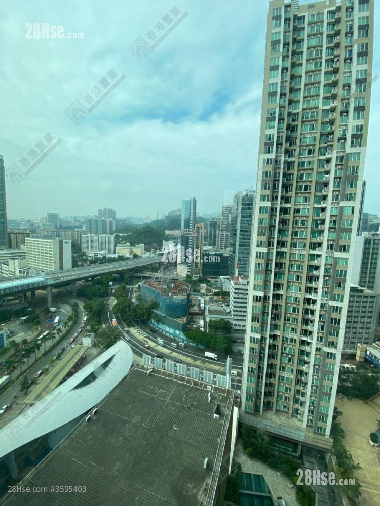 One West Kowloon Sell 3 Bedrooms , 2 Bathrooms 864 ft² ( 80.3 m² )