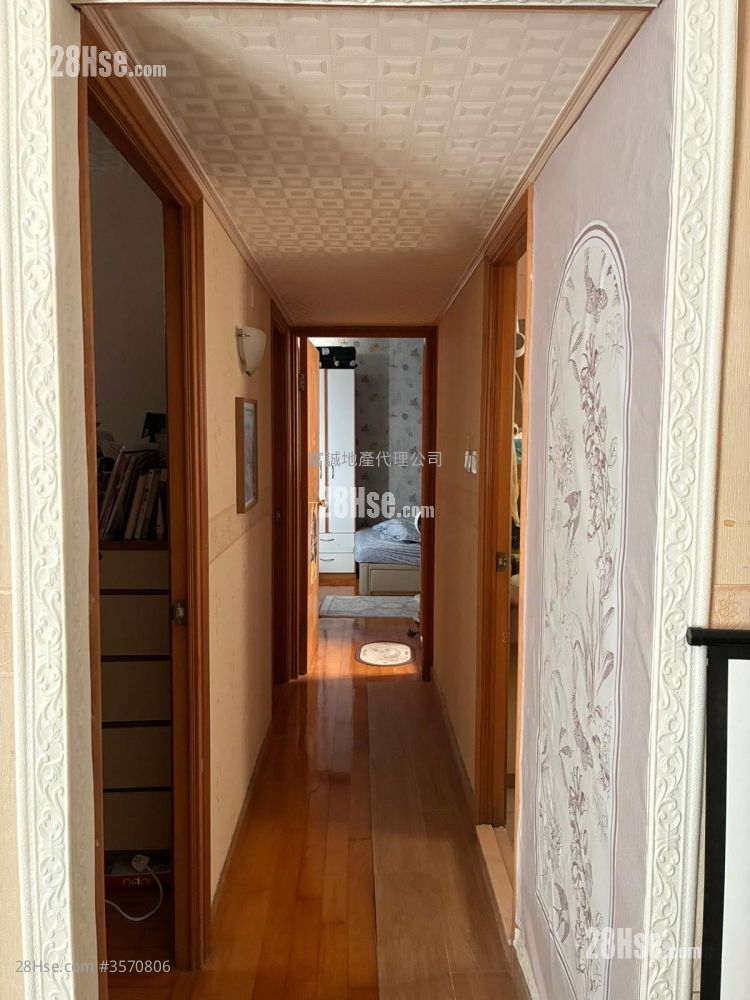 慈爱苑 售盘 3 房 , 2 浴室 650 平方尺 ( 60.4 平方米 ) 慈爱苑 售盘 3 房 , 2 浴室 650 平方尺 ( 60.4 平方米 )