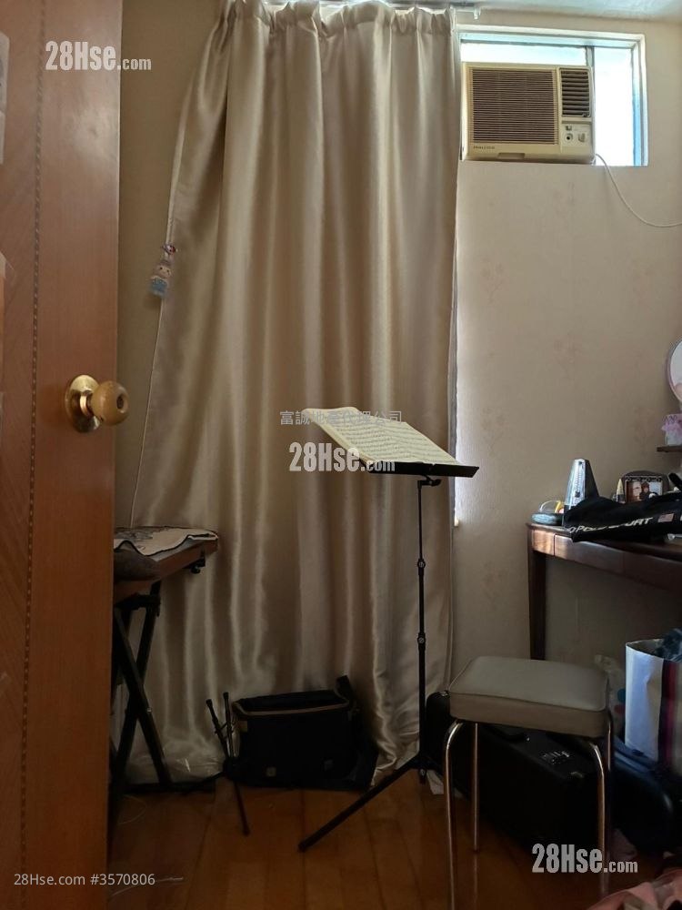 慈爱苑 售盘 3 房 , 2 浴室 650 平方尺 ( 60.4 平方米 ) 慈爱苑 售盘 3 房 , 2 浴室 650 平方尺 ( 60.4 平方米 )