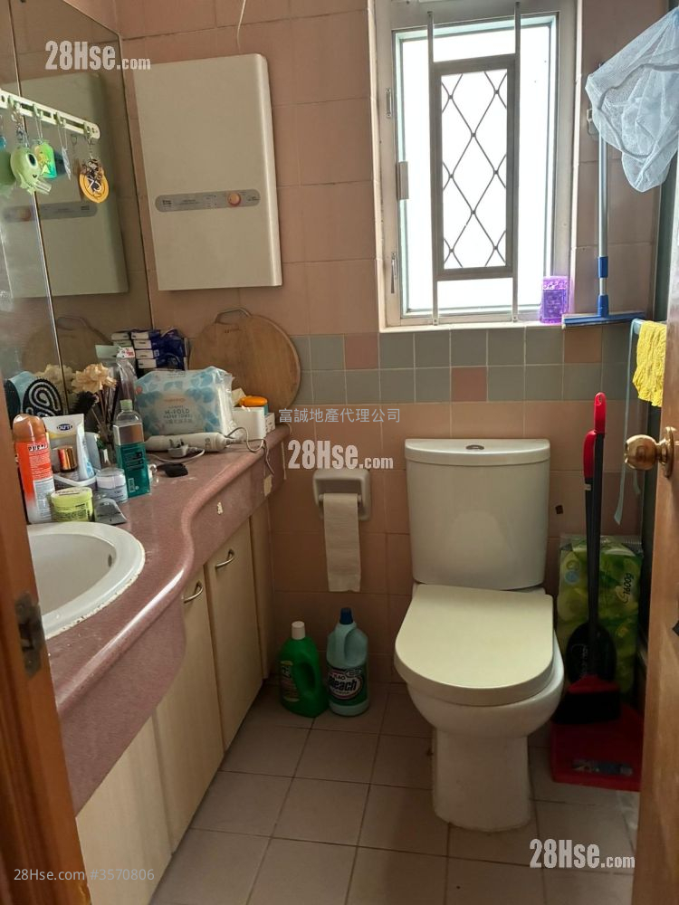 慈爱苑 售盘 3 房 , 2 浴室 650 平方尺 ( 60.4 平方米 ) 慈爱苑 售盘 3 房 , 2 浴室 650 平方尺 ( 60.4 平方米 )