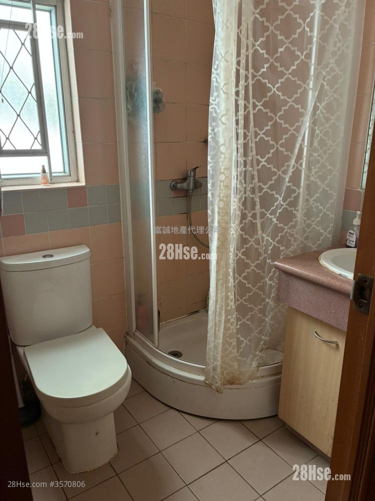 慈爱苑 售盘 3 房 , 2 浴室 650 平方尺 ( 60.4 平方米 ) 慈爱苑 售盘 3 房 , 2 浴室 650 平方尺 ( 60.4 平方米 )