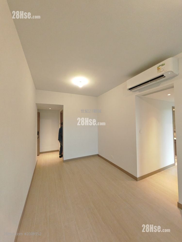 Chill Residence Rental 3 Bedrooms , 3 Bathrooms 730 ft² ( 67.8 m² )