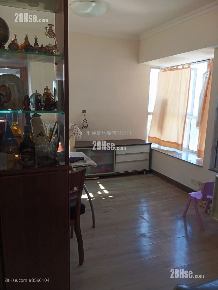 Venice Garden Sell 2 Bedrooms 440 ft² ( 40.9 m² )