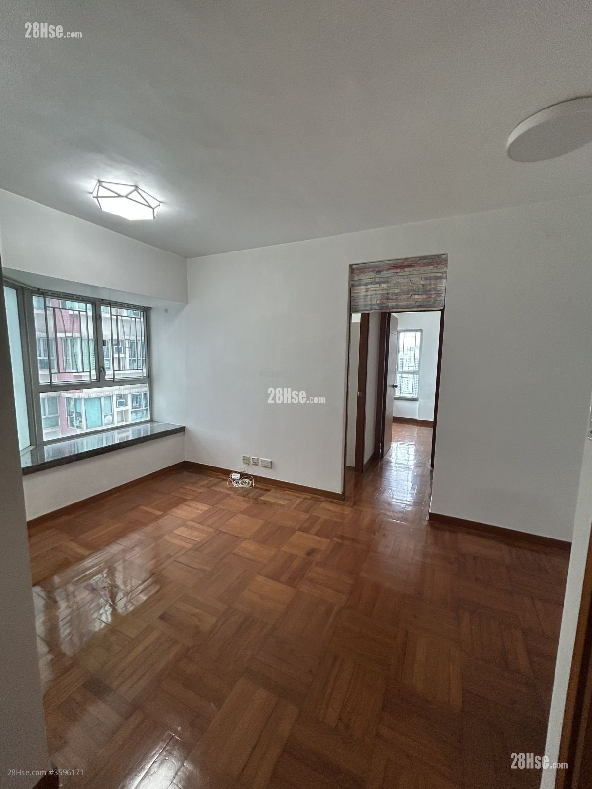 Metro Harbour View Rental 2 Bedrooms , 1 Bathroom 383 ft² ( 35.6 m² )