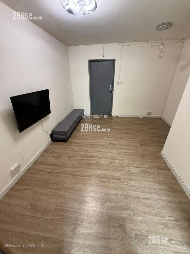 Chung Nga Court Rental 2 Bedrooms , 1 Bathroom 386 ft² ( 35.9 m² )