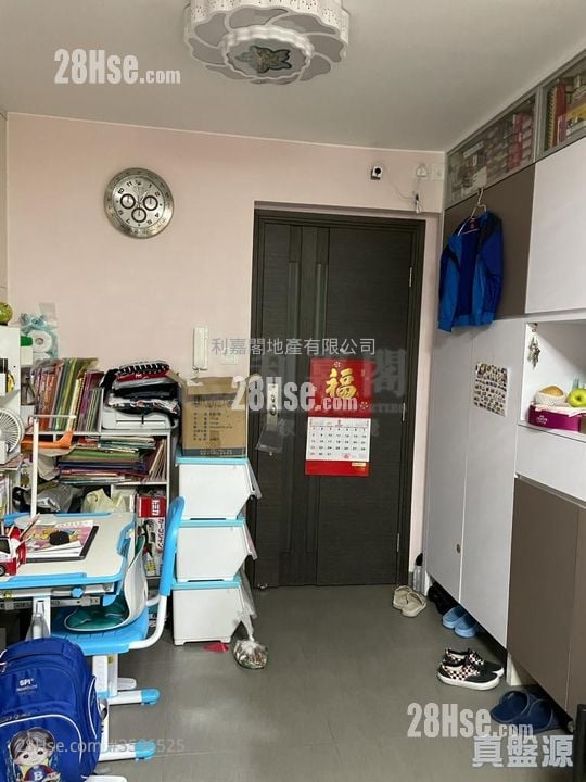 Ching Lai Court Sell 2 Bedrooms , 1 Bathroom 388 ft² ( 36.0 m² )