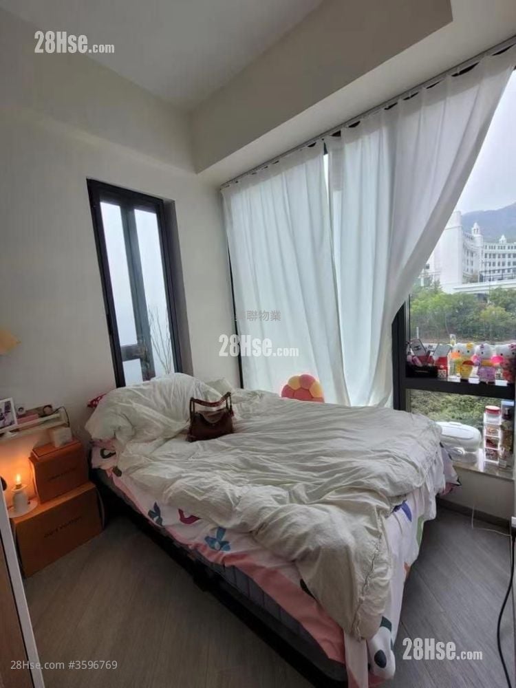 The Royale Sell 1 Bedroom , 1 Bathroom 293 ft² ( 27.2 m² )