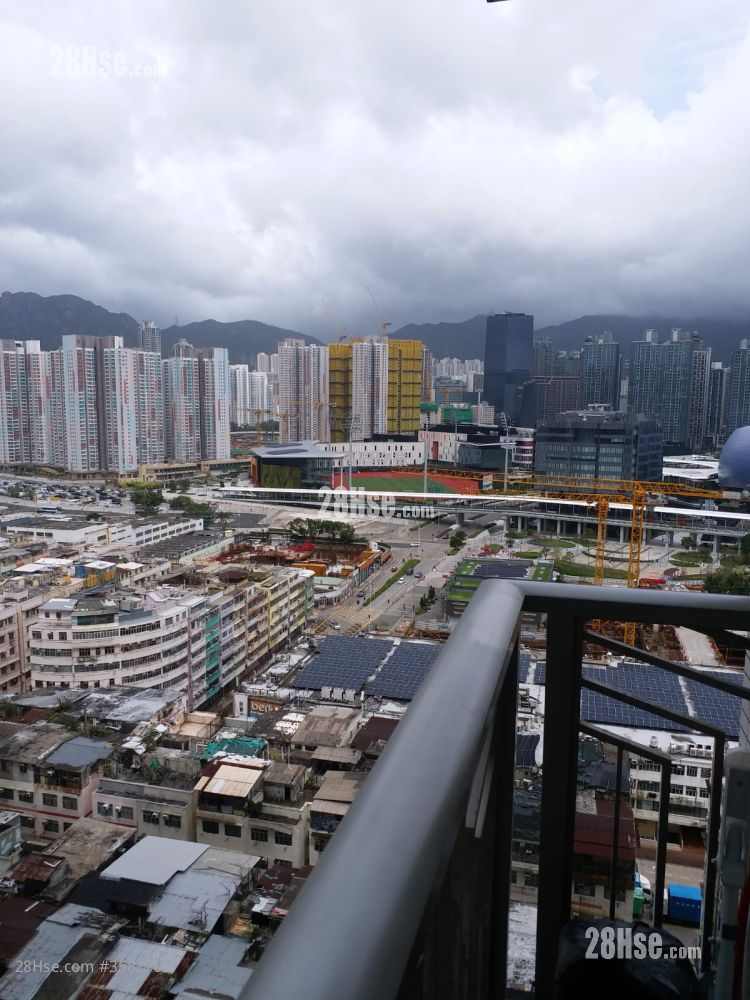Grand Waterfront Rental 2 Bedrooms , 1 Bathroom 360 ft² ( 33.4 m² )