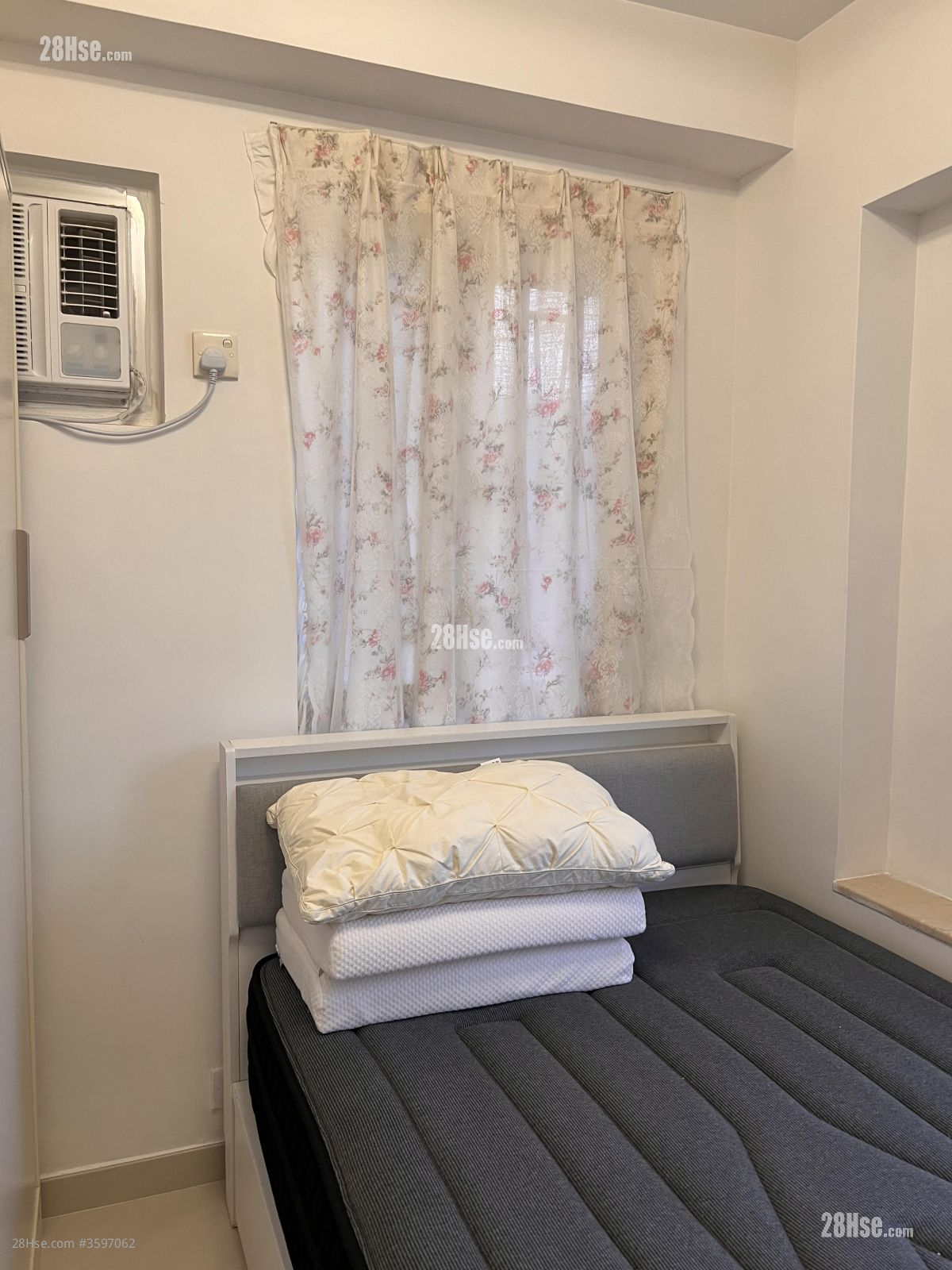 Lucky Plaza Rental 2 Bedrooms , 1 Bathroom 326 ft² ( 30.3 m² )